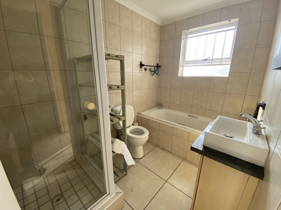 2 Bedroom Property for Sale in Muizenberg Western Cape